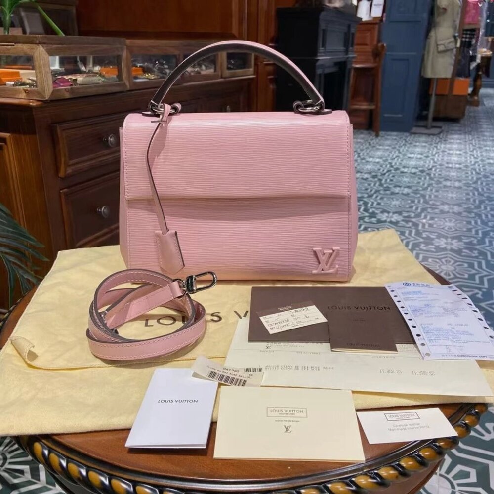 N16 Slightly Used Louis Vuitton Cluny bb Pink EPI Leather Handbags Small